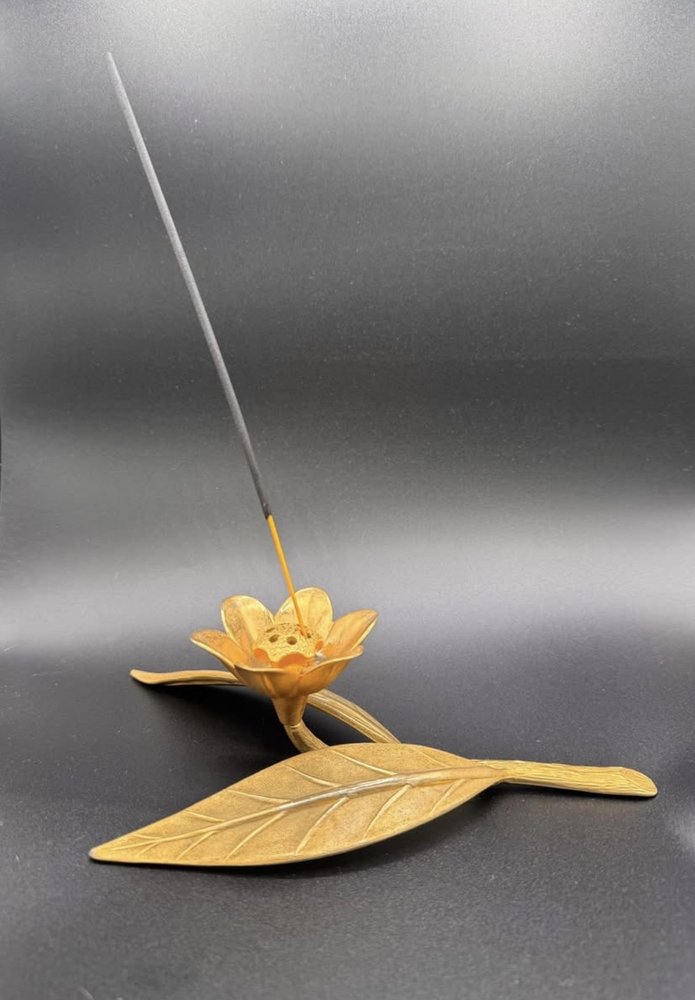 Porte-encens vintage italien en laiton doré, fleur et feuille